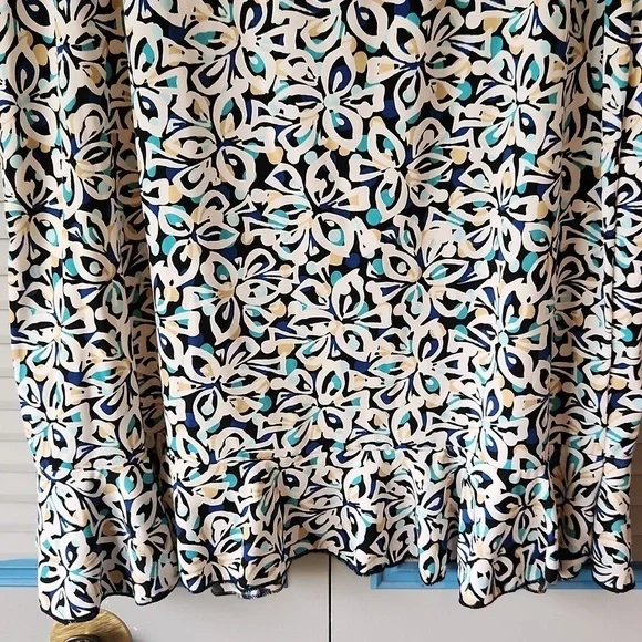 Dress Barn Blue and white floral skirt - Picture 5 of 9